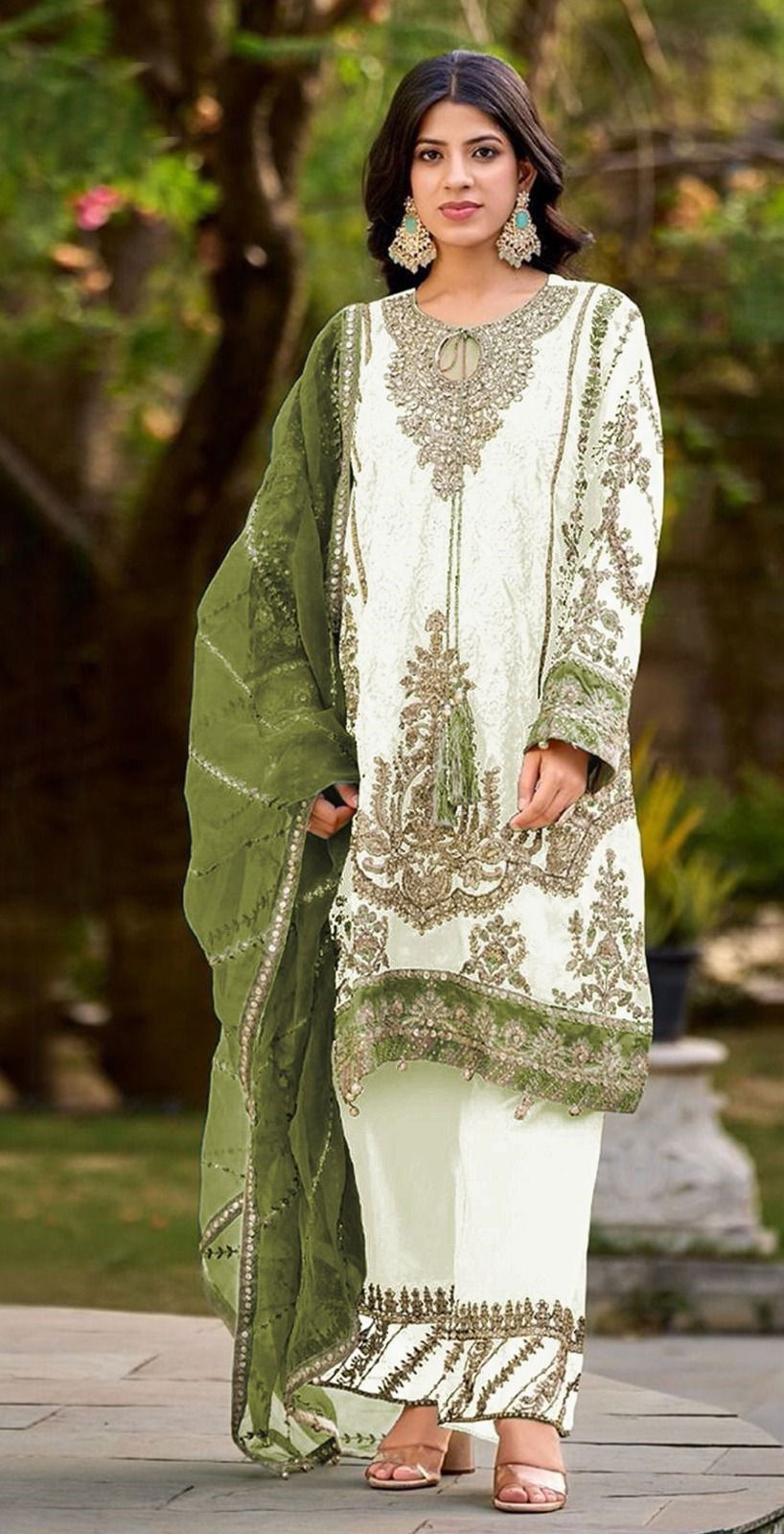 Launching Bilqis B 142 Q1 To T1 Organza Embroidery Work Pakistani Salwar Kameez Wholesale 2026