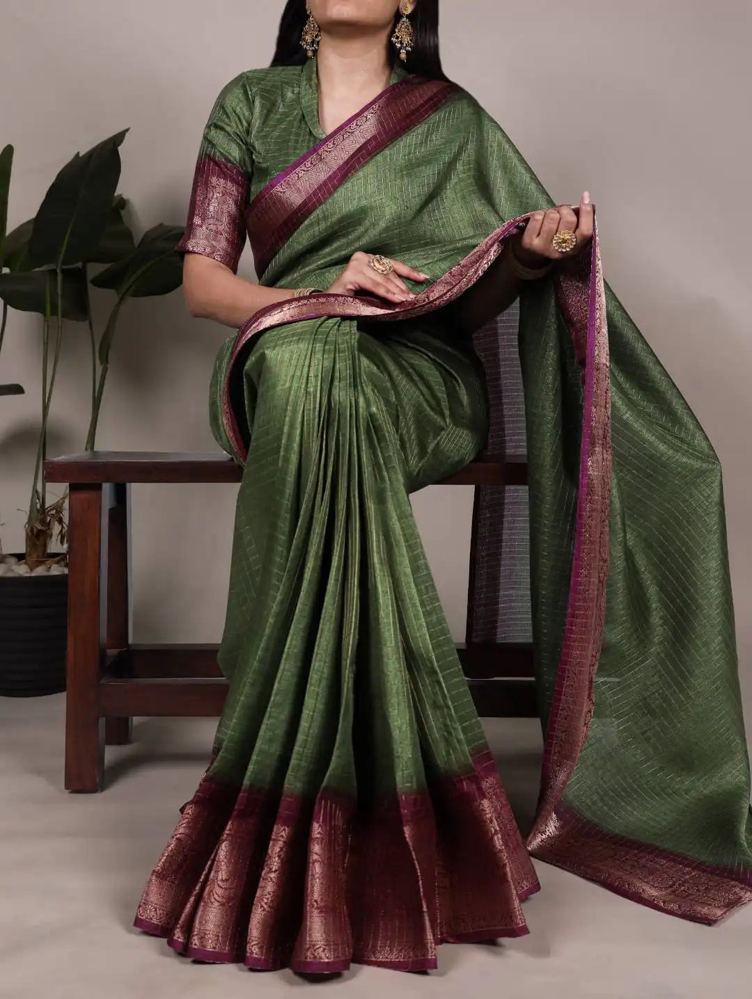 Beautiful WMN 7906 Dola Chex Saree With Zari Weaving Work Wholesale 2026