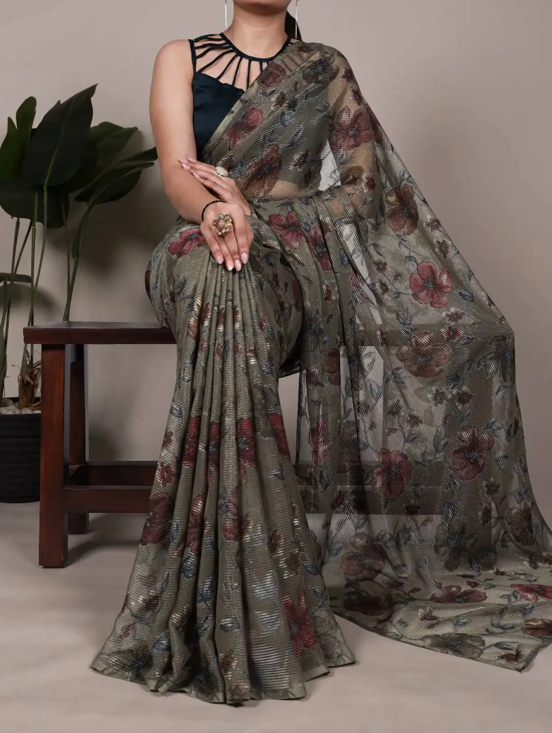 Beautiful WMN 7051 Lurex Brasso Floral Printed Saree Below 1000 Wholesale 2026