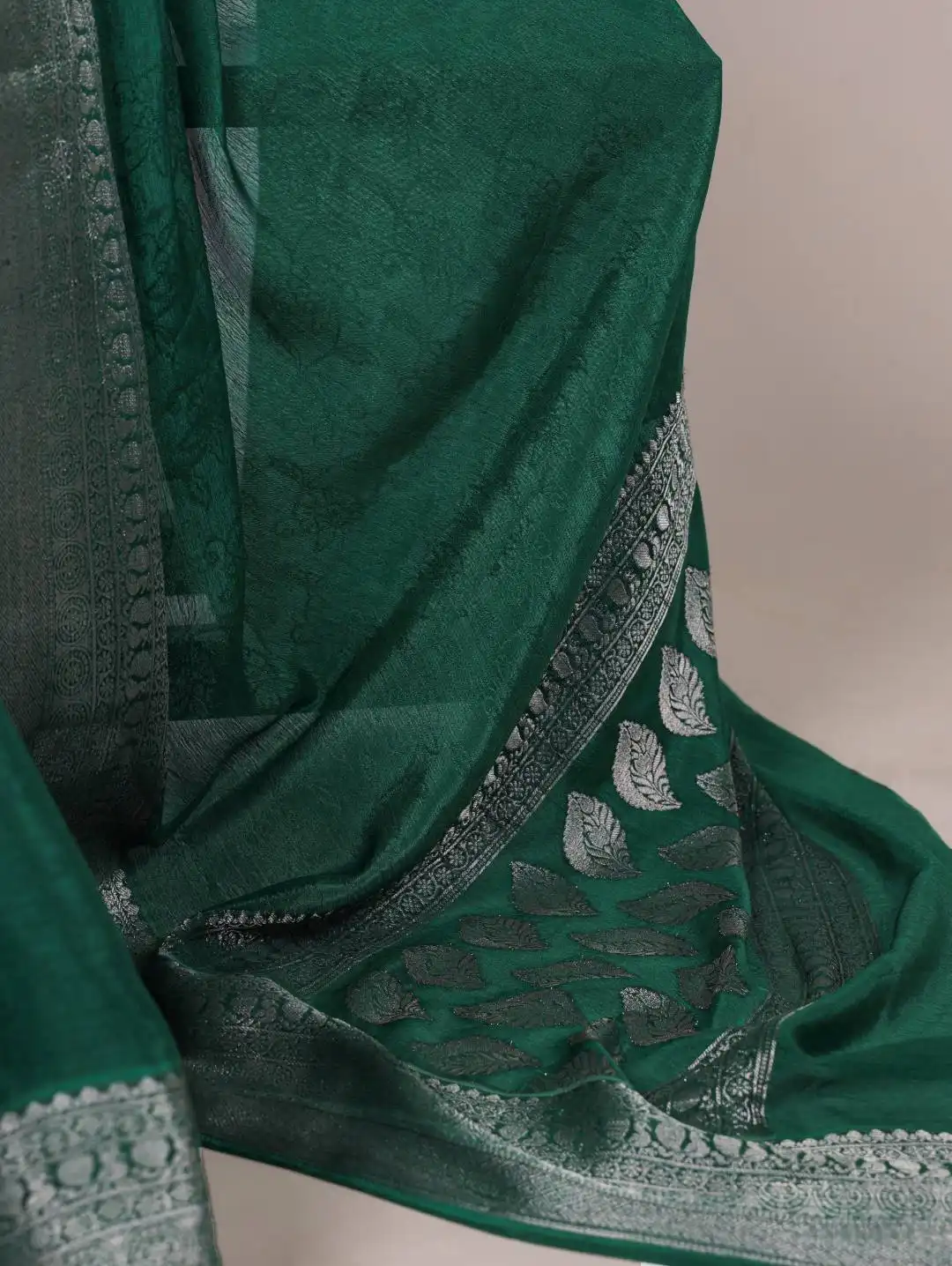 Launching WMN 7916 Chinon Printed Zari Weaving Work Sarees Wholesale 2026