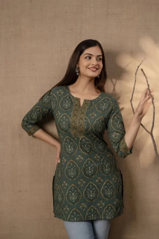 Buy SS2016 Cotton Printed Mix Short Top Western Wear Wholesale 2026