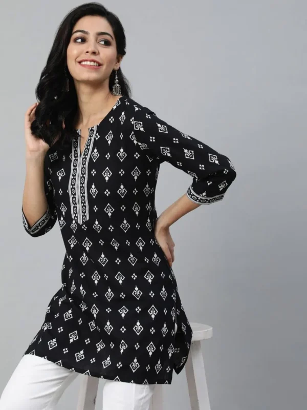 Buy SS2016 Cotton Printed Mix Short Top Western Wear Wholesale 2026
